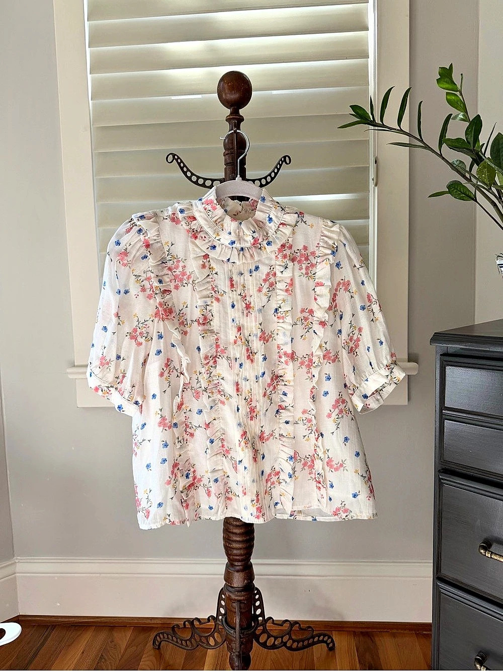 Fate Floral Blouse in White & Pink Like New